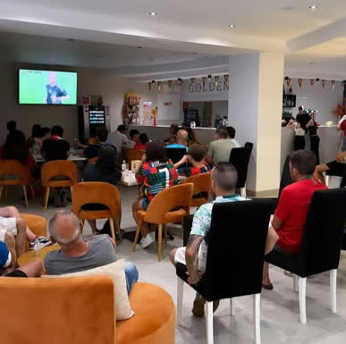Um recanto da sala, ao fim do dia